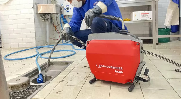 Gölcuk Tesisatci Gider Klozet Açma 